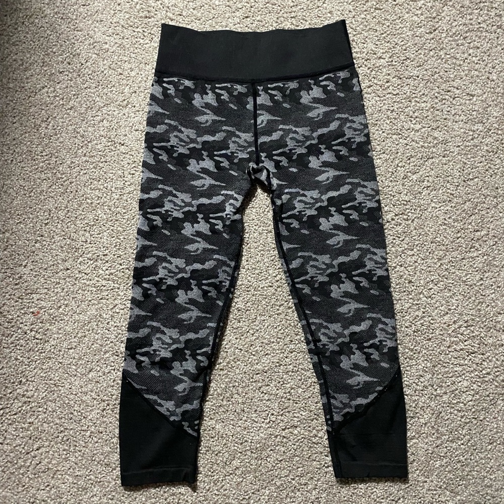 capri camo leggings